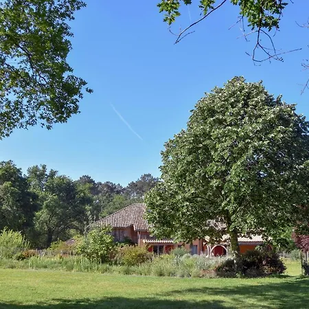 D'hotes A Pontonx Bed & Breakfast
