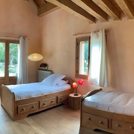 Oda ve Kahvaltı D'hotes A Pontonx 3*